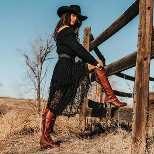 Free Bird Coal Boots